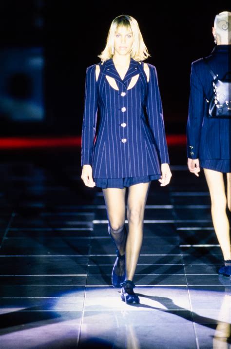 abito rosso versace 1994|versace spring collection.